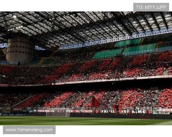 米兰球迷千里助阵激励球队